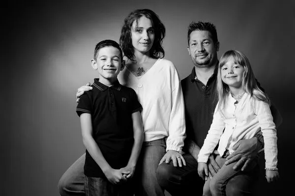 Famille en studio photo