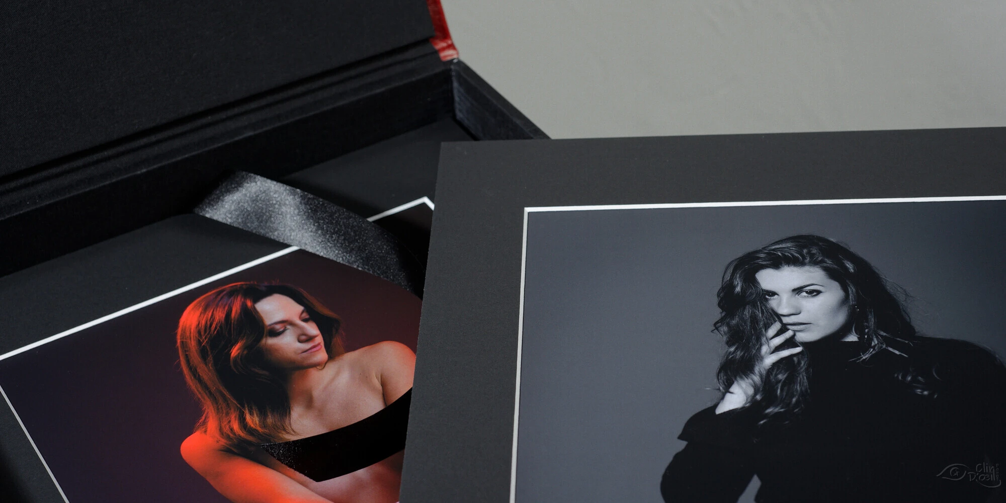 Coffret FolioBox ouvert tirages sous passe-partout studio Clin d'Oeil Ponot